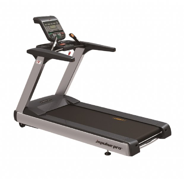 COMERCIAL TREADMIL RT700